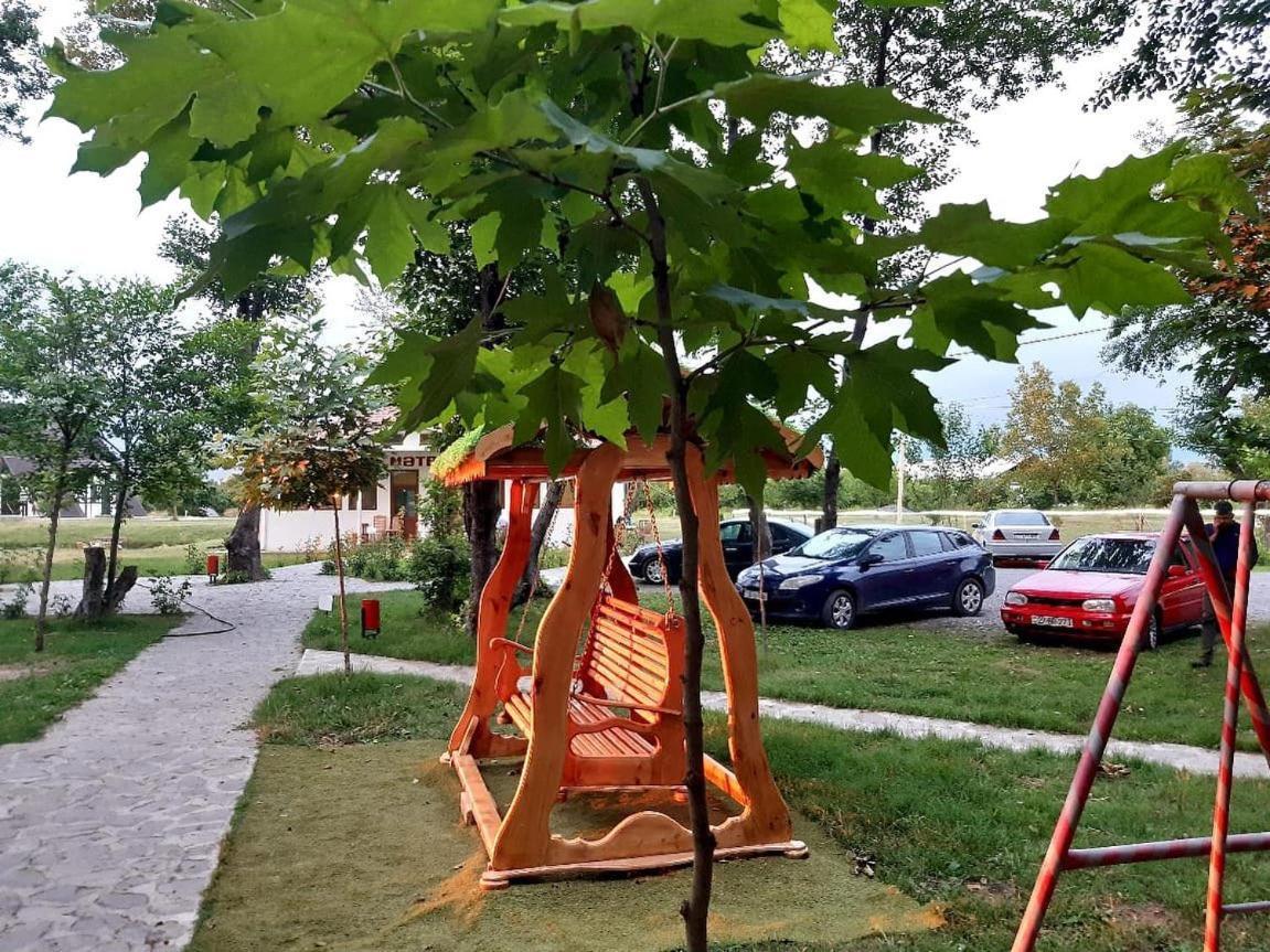 Golden Tree Hotel Oghuz Bagian luar foto