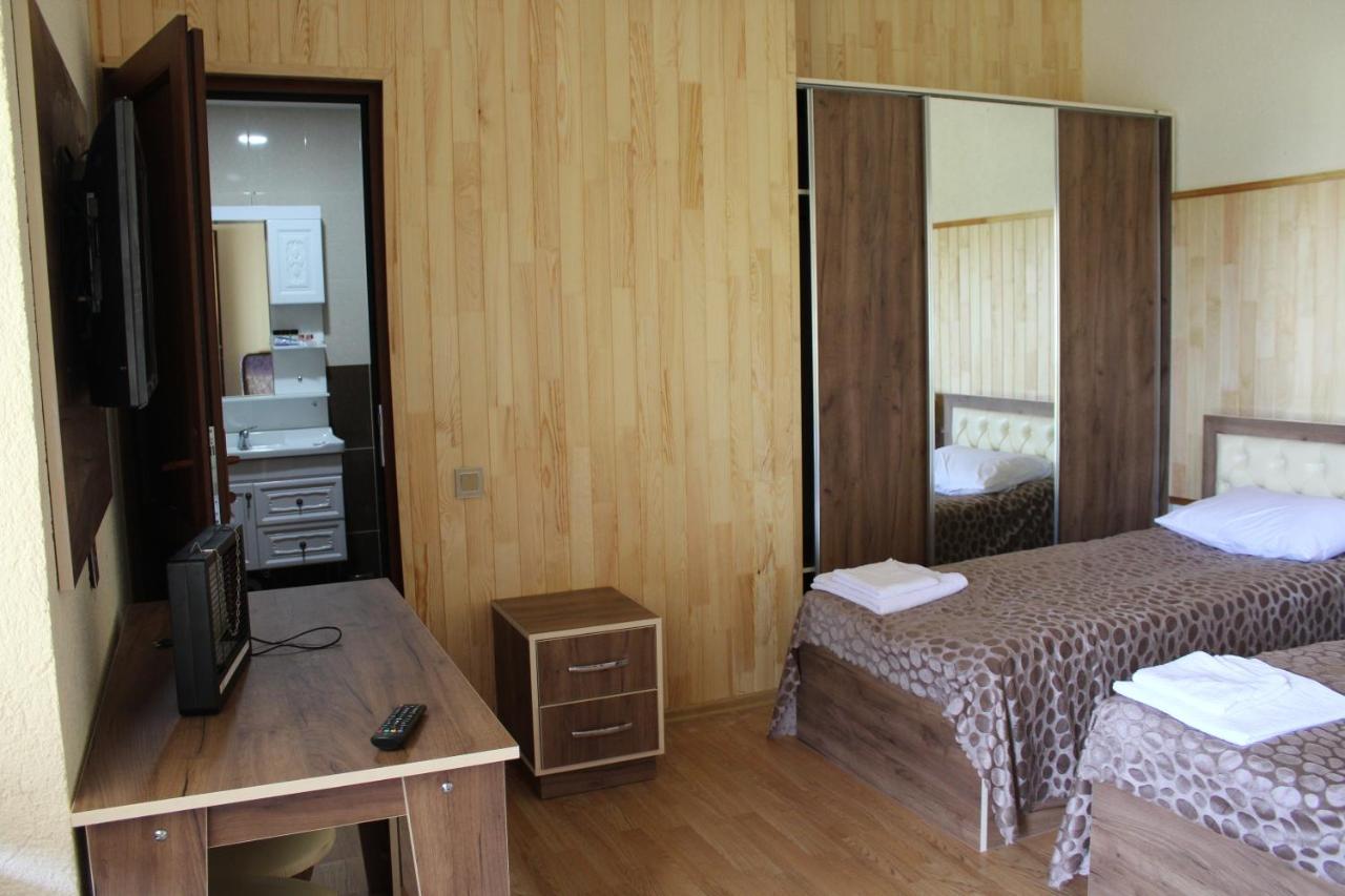 Golden Tree Hotel Oghuz Bagian luar foto