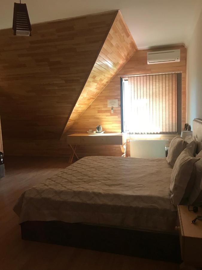 Golden Tree Hotel Oghuz Bagian luar foto