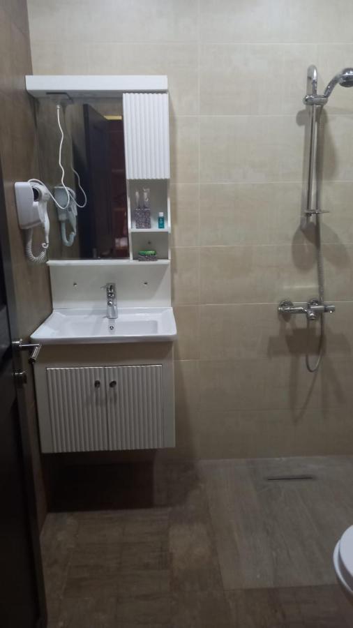 Golden Tree Hotel Oghuz Bagian luar foto