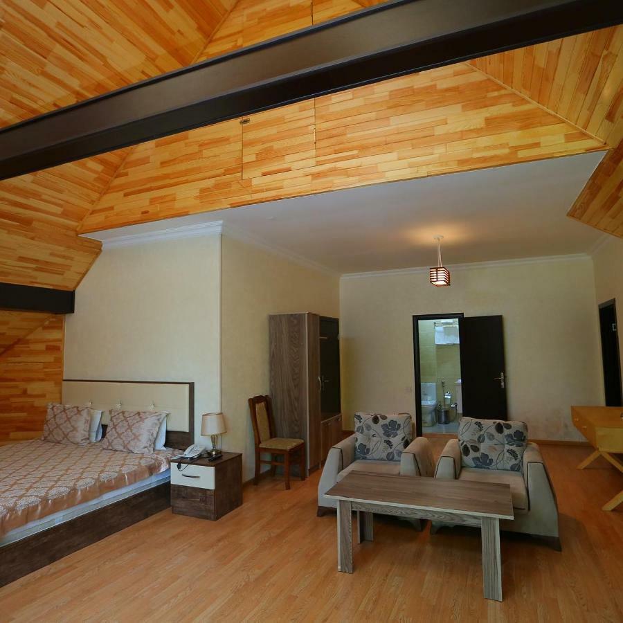 Golden Tree Hotel Oghuz Bagian luar foto